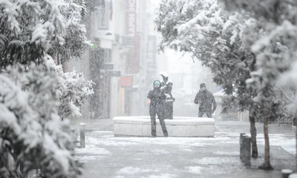 ΕΜΥ για κακοκαιρία «Μήδεια»: «Χιονιάς 40ετίας - Χιόνιζε για 36 ώρες»